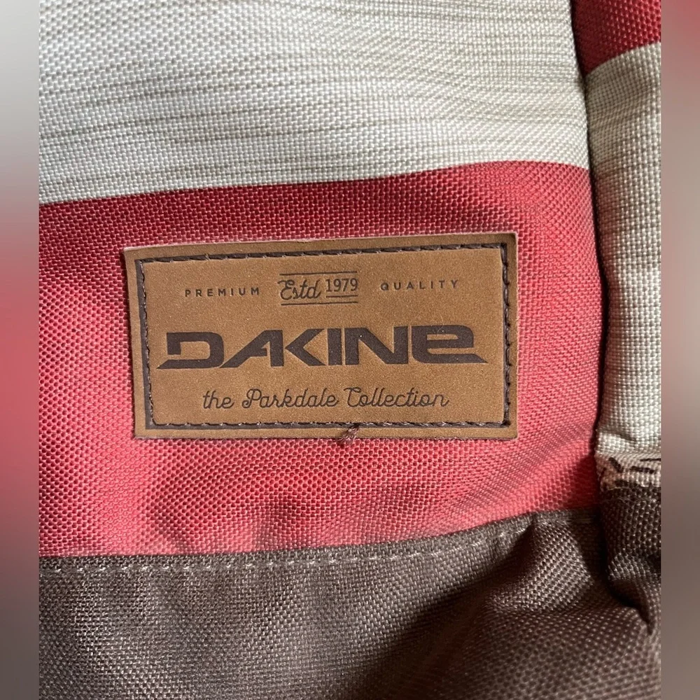 Dakine Backpack Tradesman Collection Brown Daypack Buckle Hiking Camping